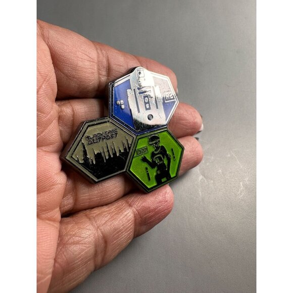 Disney Blackspire Trading Pin Outpost Star Wars Lapel Pin Brooch Jewelry Badge - Picture 3 of 8